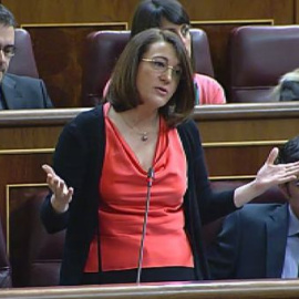 El PSOE echa en cara al Gobierno las críticas de Aznar