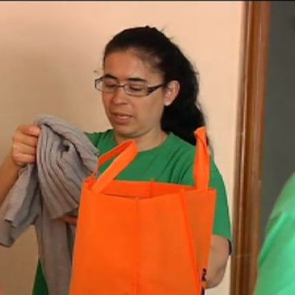 Once familias consiguen un alquiler social en el edificio que ocuparon en Terrasa