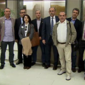 Grupos de la oposición, sindicatos y padres se reúnen en el Congreso para protestar por la ley de educación