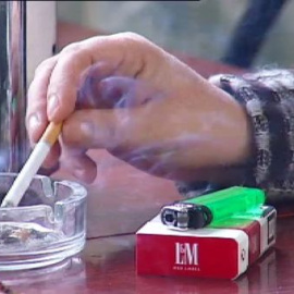 Madrid sigue intentando que se permita fumar en Eurovegas y Rajoy no lo descarta