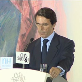 Aznar:  "La actitud de no estar contra nadie, sino de estar con los españoles"