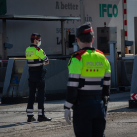 Los Mossos d'Esquadra han detenido al acusado de provocar tres incendios.