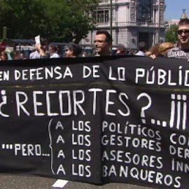 Funcionarios del ayuntamiento de Madrid protestan para evitar más recortes