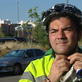 Los operarios de basuras obligados a llevar casco de ciclista