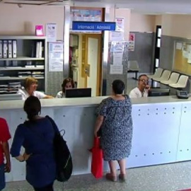 Sanidad pone datáfonos para cobrar la asistencia a turistas extranjeros sin cobertura