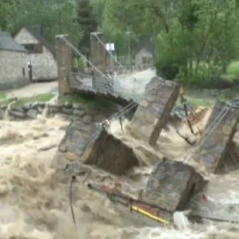 Las inundaciones desbordan el rio Garona y pone en emergencia el Vall d'Aran
