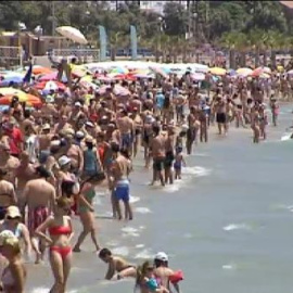 Playas llenas a falta de seis días para que comience oficialmente el verano