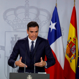El presidente del Gobierno español, Pedro Sánchez durante la rueda de prensa posterior al encuentro que mantuvo con el presidente de Chile, Sebastián Piñera, en el Palacio de la Moncloa, en Madrid. EFE/JuanJo Martín