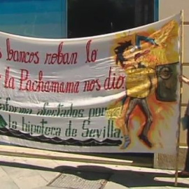 Nueva protesta de la PAH para exigir a los bancos que negocien con los hipotecados 