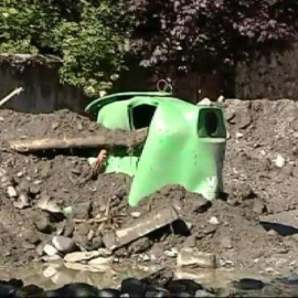 Los vecinos del Valle de Arán reciben ayuda en todoterrenos mientras el nivel del agua baja