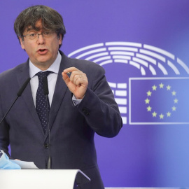 24/02/2021. Imagen de archivo del eurodiputado Carles Puigdemont hablando durante una rueda de prensa en el Parlamento Europeo. - EFE