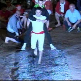 Descalzos por el fuego