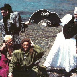 Los cuatro miembros de Locomía, en una playa de Ibiza