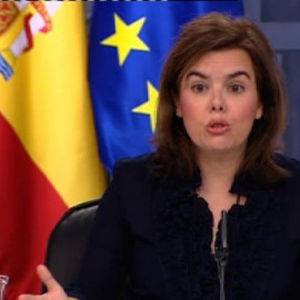 Sáenz de Santamaría: "Los tribunales investigan y el resto colaboramos con la Justicia"