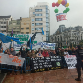 vProtesta ante el teatro Campoamor contra la monarquía. EUROPA PRESS