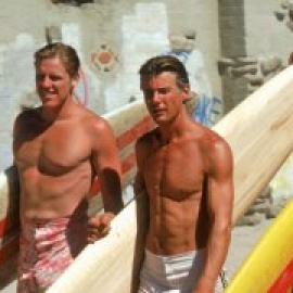 La ola de verano... 'Ésta es la grande'. Surfeando con Carpenter, Millius y Temboury