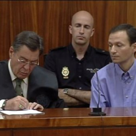 Bretón, impasible en la lectura de la sentencia
