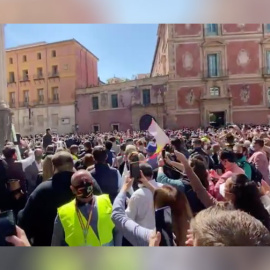 "Madre mía el 8M...": un acto de Abascal abarrota una plaza de Murcia en plena pandemia