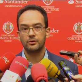 El PSOE acusa a Rajoy de "estar encubriendo a un delincuente"