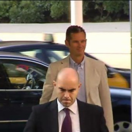 Un sonriente Iñaki Urdangarín llega a los juzgados de Barcelona