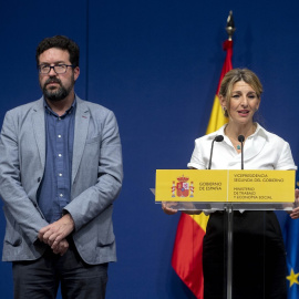 02/08/2022. La ministra de Trabajo, Yolanda Díaz, junto al secretario de Estado de Empleo, Joaquín Pérez Rey, durante una rueda de prensa, a 6 de mayo de 2022.