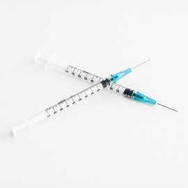 04/08/2022 Imagen de dos jeringuillas.