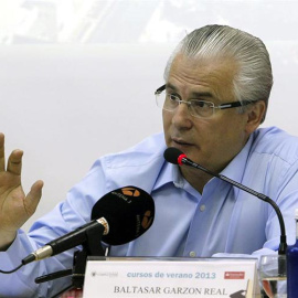 Garzón asegura que Cobos vulnera las normas del Tribunal Constitucional