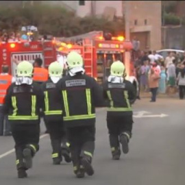 Bomberos y médicos de Santiago acudieron de manera voluntaria al rescate