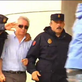 El interventor del Alvia siniestrado abandona los juzgados visiblemente afectado