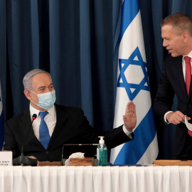 Imagen de archivo del primer ministro israelí, Netanyahu, celebrando una reunión semanal del gabinete, en Jerusalén. - Reuters