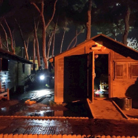 28/02/2021. Vista del estado de las casetas de madera del camping de Rostrogordo. -EFE