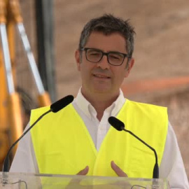 Bolaños considera "un detalle sin trascendencia" que el rey no se levantara al paso de la espada de Bolívar