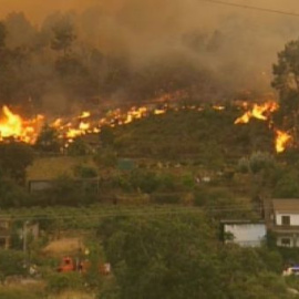 Un incendio entre las localidades de Larouco y Quiroga calcina 300 hectáreas