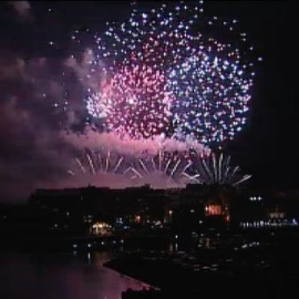 Espectaculares fuegos artificiales en Gijón
