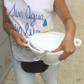 Cinco familias que viven en casas ocupadas viven sin agua