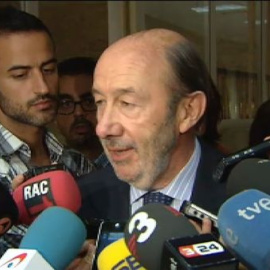  Rubalcaba: "Rajoy gana más que yo"