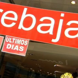 Las ventas en rebajas caen un 10%