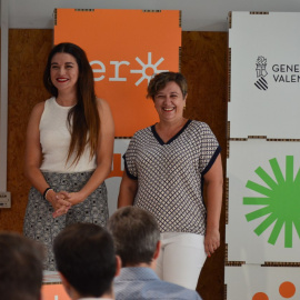 Las conselleres de Educación y Transición Energética, Mireia Mollà y Raquel Tamarit.