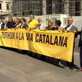Diputados nacionalistas apoyan la cadena humana en Cataluña 
