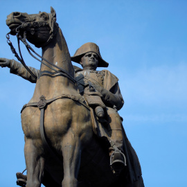Estatua de Napoleón en Montereau-Fault-Yonne, Francia