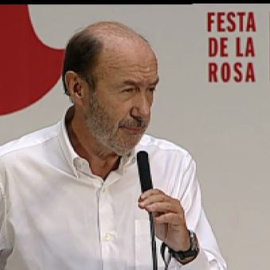 Rubalcaba acusa a Rajoy y Mas de ser "incapaces de sentarse a hablar de Cataluña"