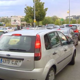 La vuelta al colegio provoca de nuevo atascos en las carreteras y colapsos a las puertas de los centros