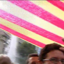 El Gobierno asegura que también hay que escuchar a la "mayoría silenciosa", que ayer no participó en la cadena humana