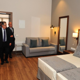 Zoido, durante la inauguración de la residencia que hoy utiliza, cuando era ministro del Interior (21-05-2018) . INTERIOR