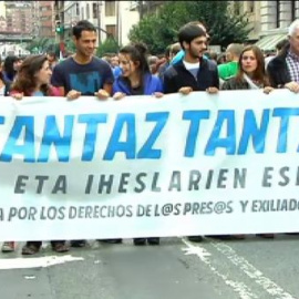 Miles de personas piden en Bilbao el acercamiento de presos de ETA