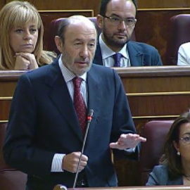 Pide a Rajoy que retire dos "chapuzas crueles" sanitarias