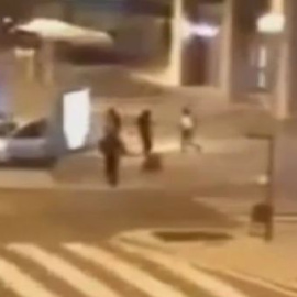 Un grupo de hombres roba una tienda de Apple en Barcelona