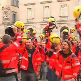 Los bomberos protestan contra los recortes