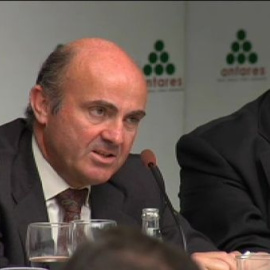 Guindos sobre la situación del PSOE:  "Me ocupo más del Atlético de Madrid, me interesa más"