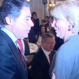 González insiste en que bajará impuestos sin hacer más recortes